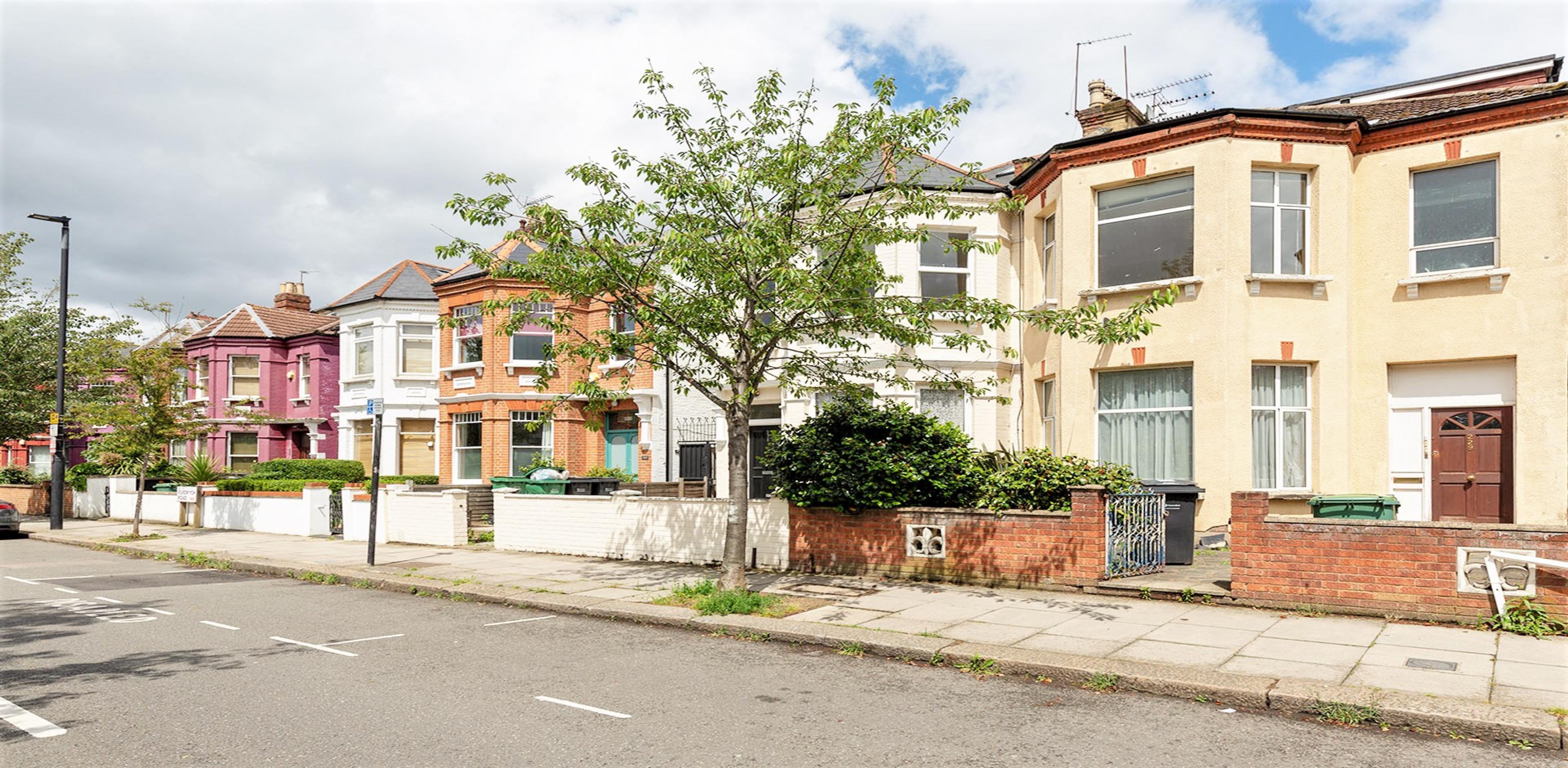 			3 Bedroom, 2 bath, 1 reception Flat			 Fordwych Road, West Hampstead NW2